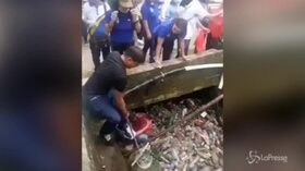 C'è un mare di plastica nel canale indonesiano